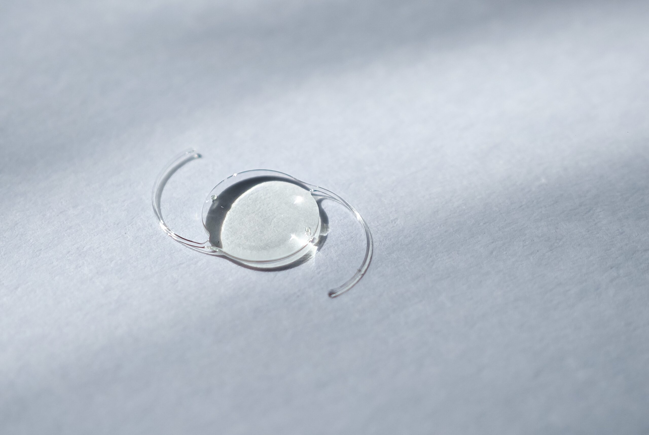 Standard IOLs vs Premium IOLs: Which Is Right for You? Image