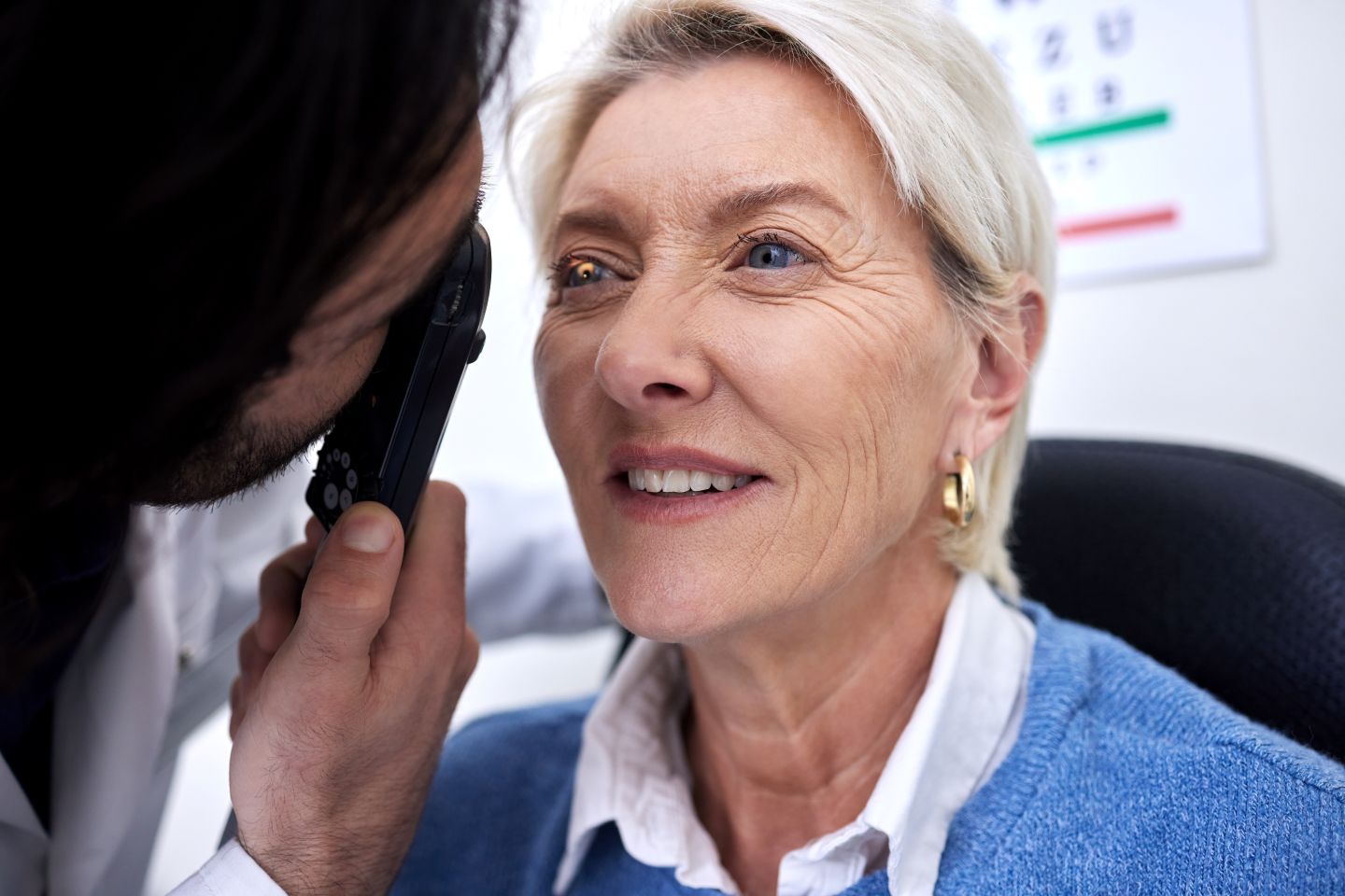 What Are the Early Signs of Cataracts and When Should I See an Eye Doctor? Image